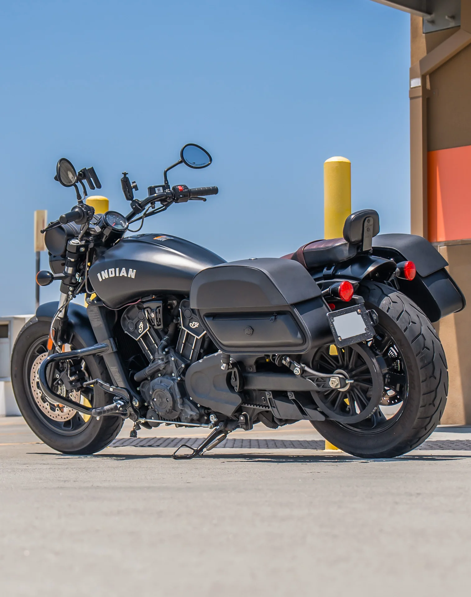 28L - Pantheon Medium Quick Mount Indian Scout Bobber Motorcycle Saddlebags - Image 3