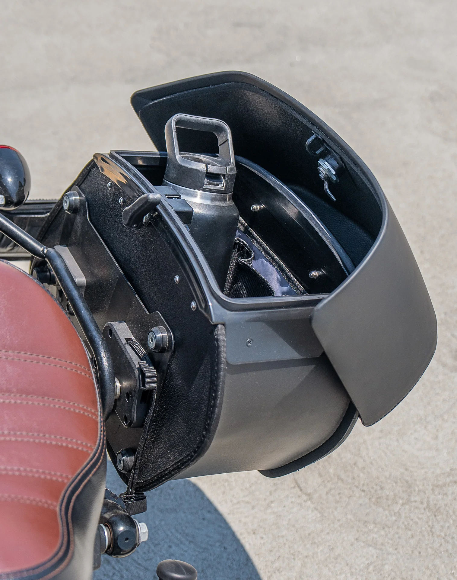 28L - Pantheon Medium Quick Mount Indian Scout Bobber Sixty Motorcycle Saddlebags - Image 6