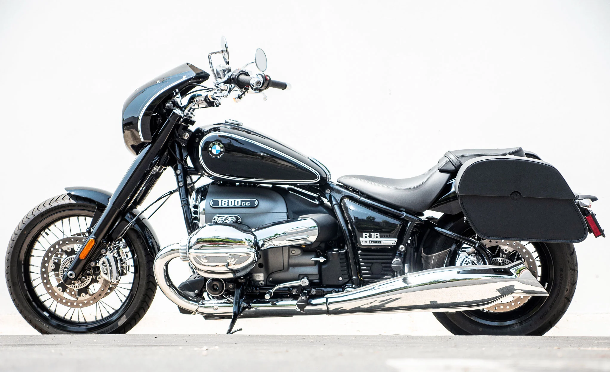 28L - Panzer Medium Quick Mount BMW R18 Leather Saddlebags - Image 2