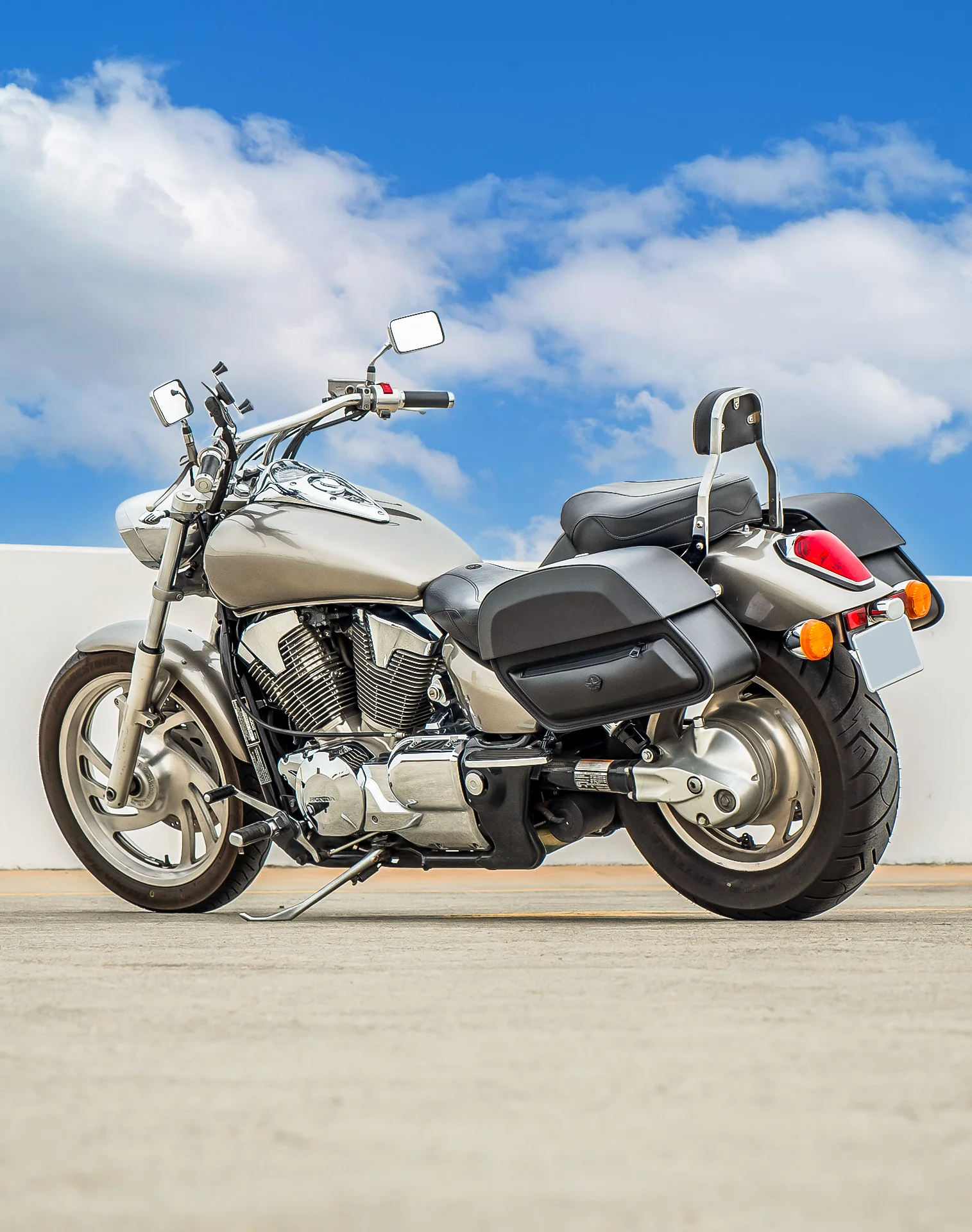 28L - Pantheon Medium Hard Mount Honda VTX 1800 C Leather Motorcycle Saddlebags - Image 3