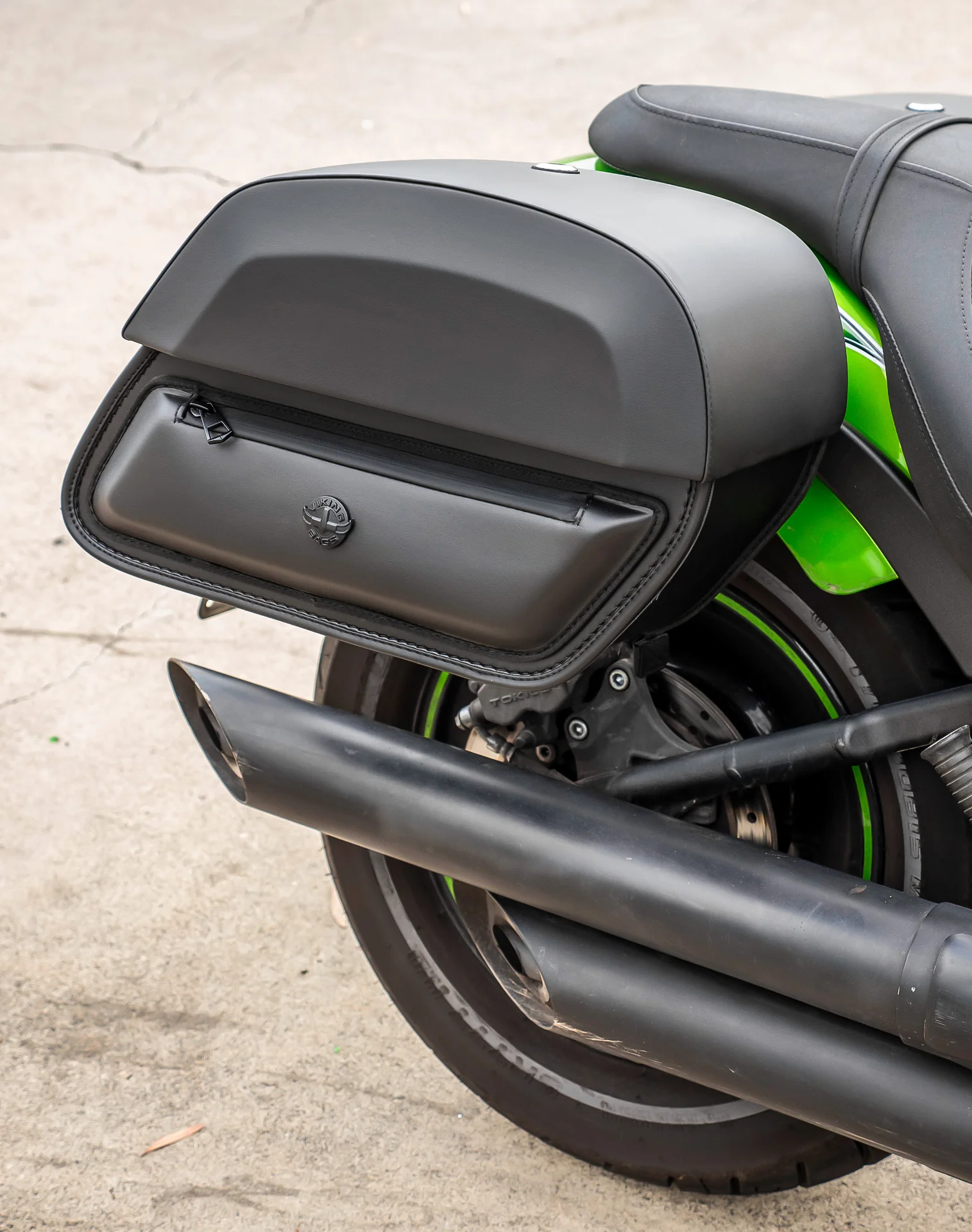 28L - Pantheon Medium Hard Mount Kawasaki Vulcan 900 VN900C Custom Leather Motorcycle Saddlebags - Image 4