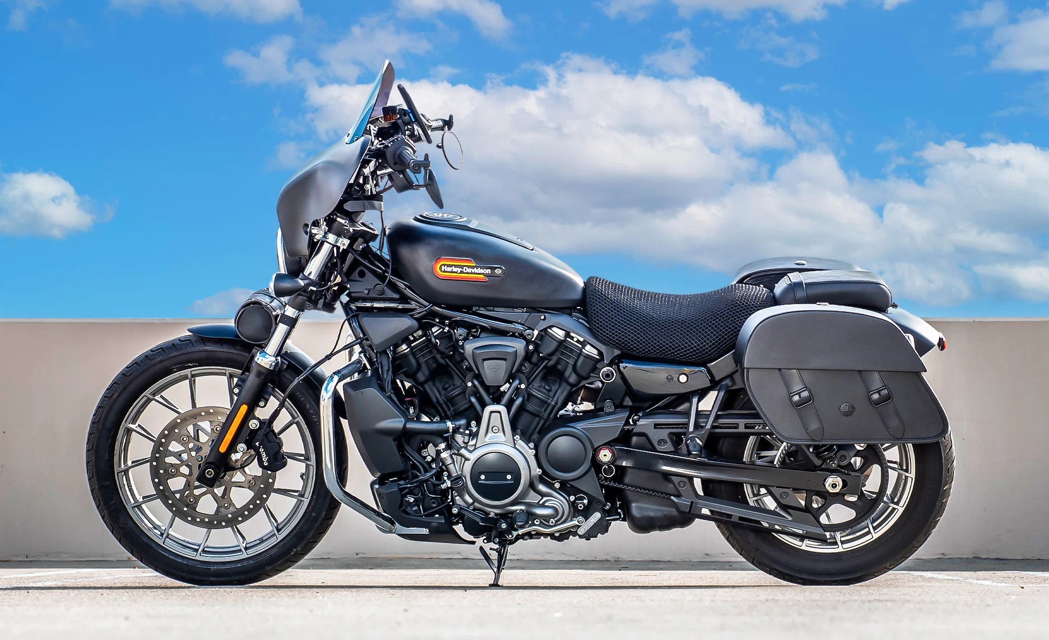 28L - Baelor Medium Quick Mount Harley Sportster Nightster RH975/S Motorcycle Saddlebags - Image 2