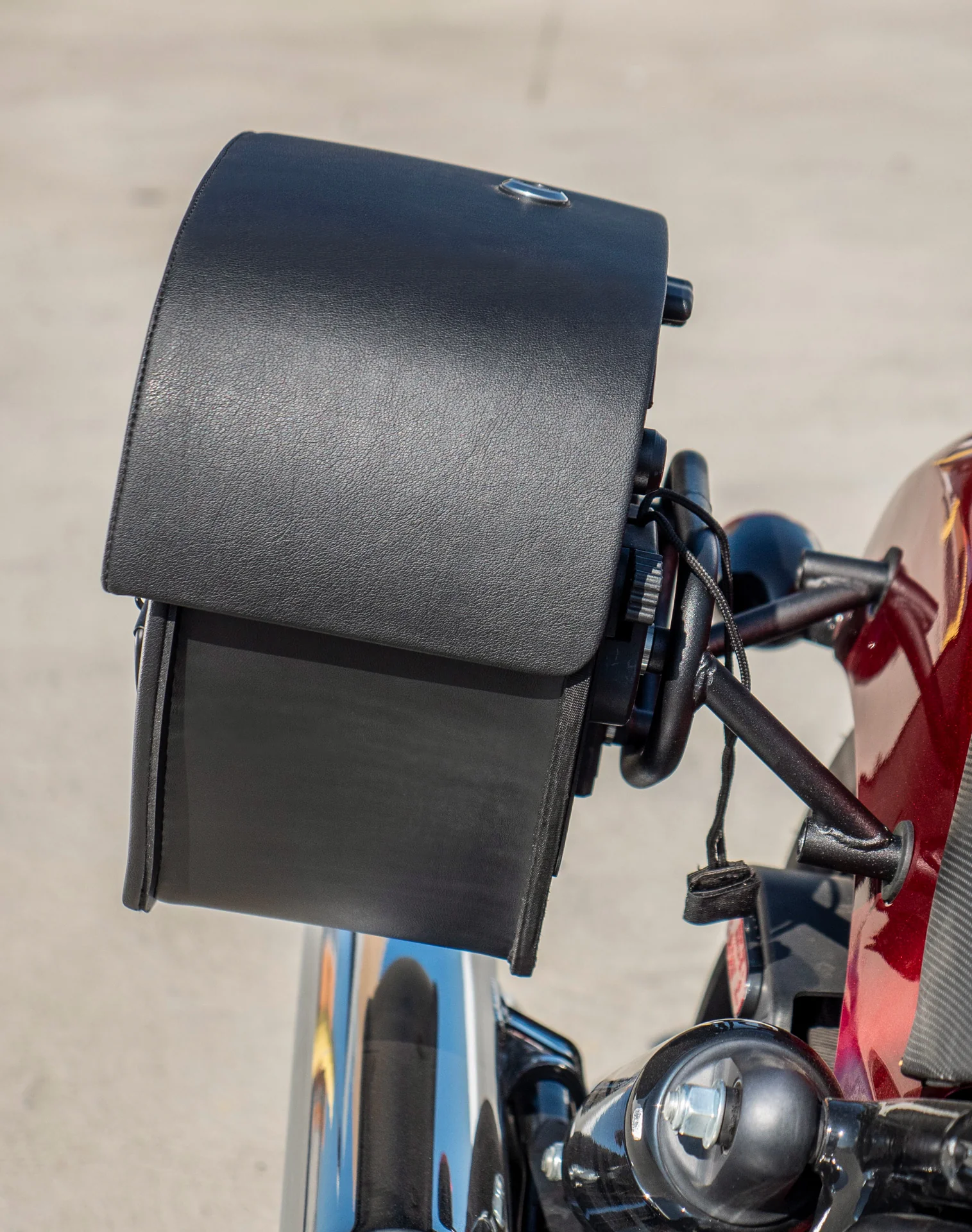 28L - Pantheon Medium Quick Mount Indian Super Chief Motorcycle Saddlebags - Image 5