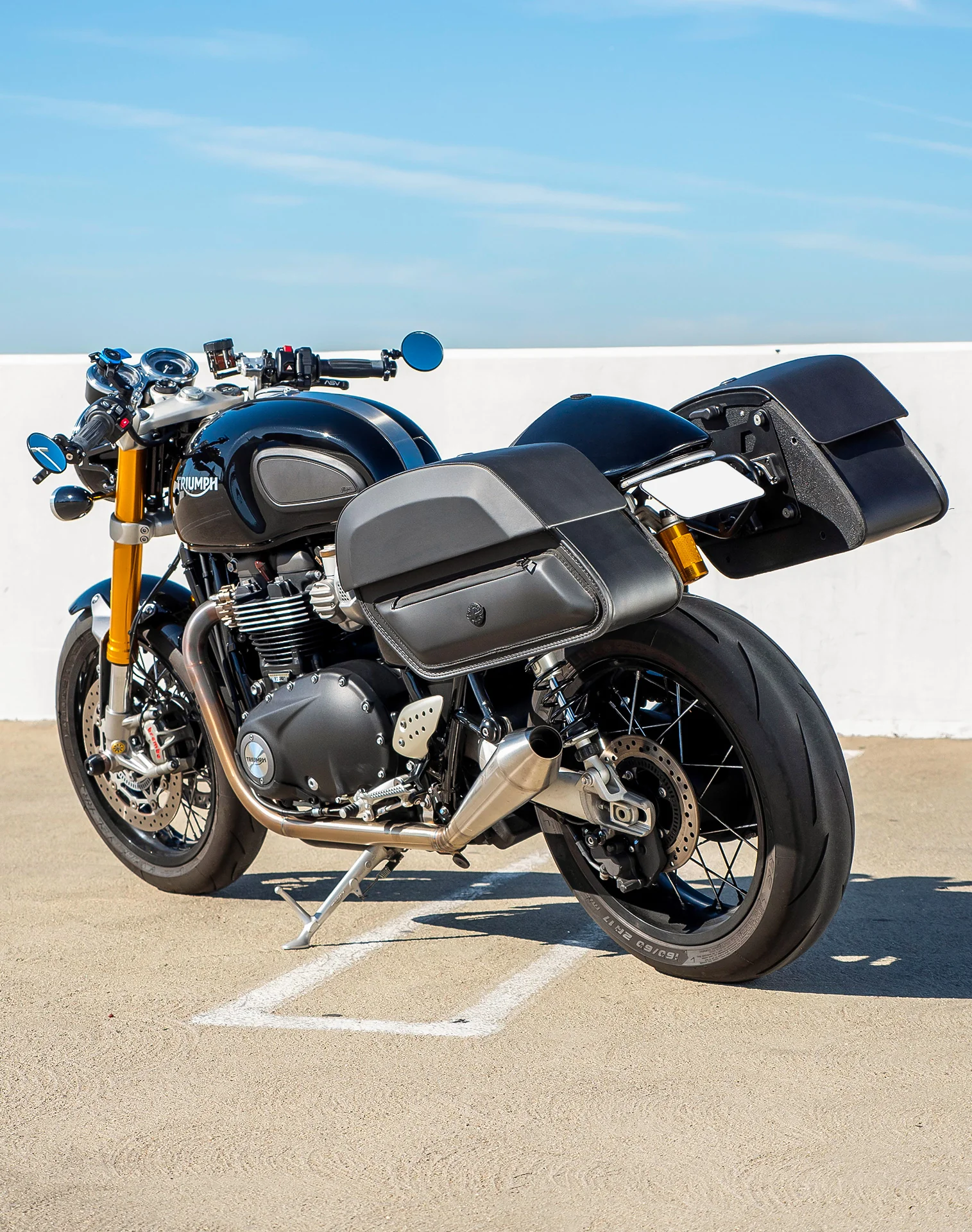 28L - Pantheon Medium Quick Mount Triumph Thruxton RS Motorcycle Saddlebags - Image 3