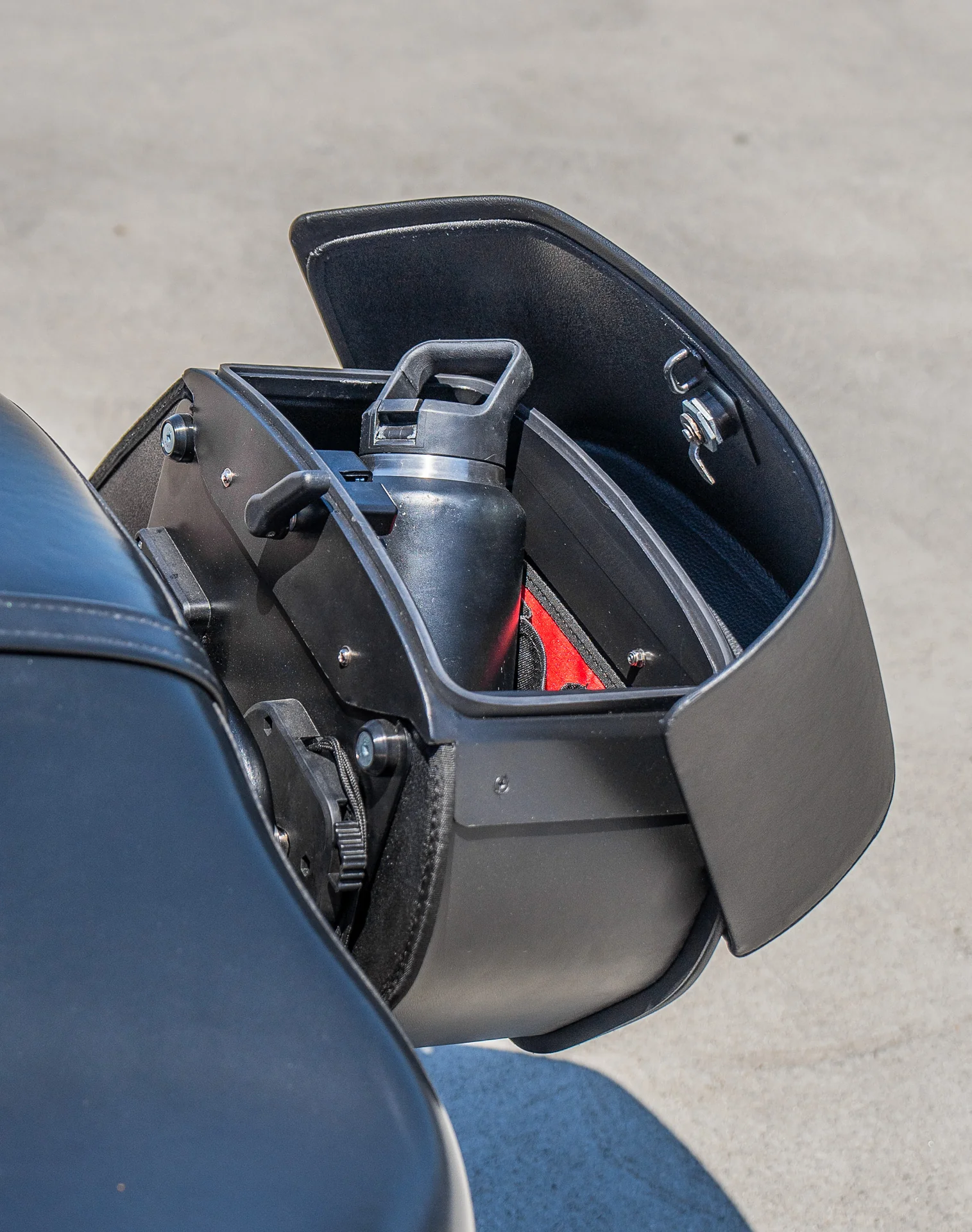 28L - Panzer Quick-Mount Medium Honda VTX 1300 C Motorcycle Saddlebags - Image 6