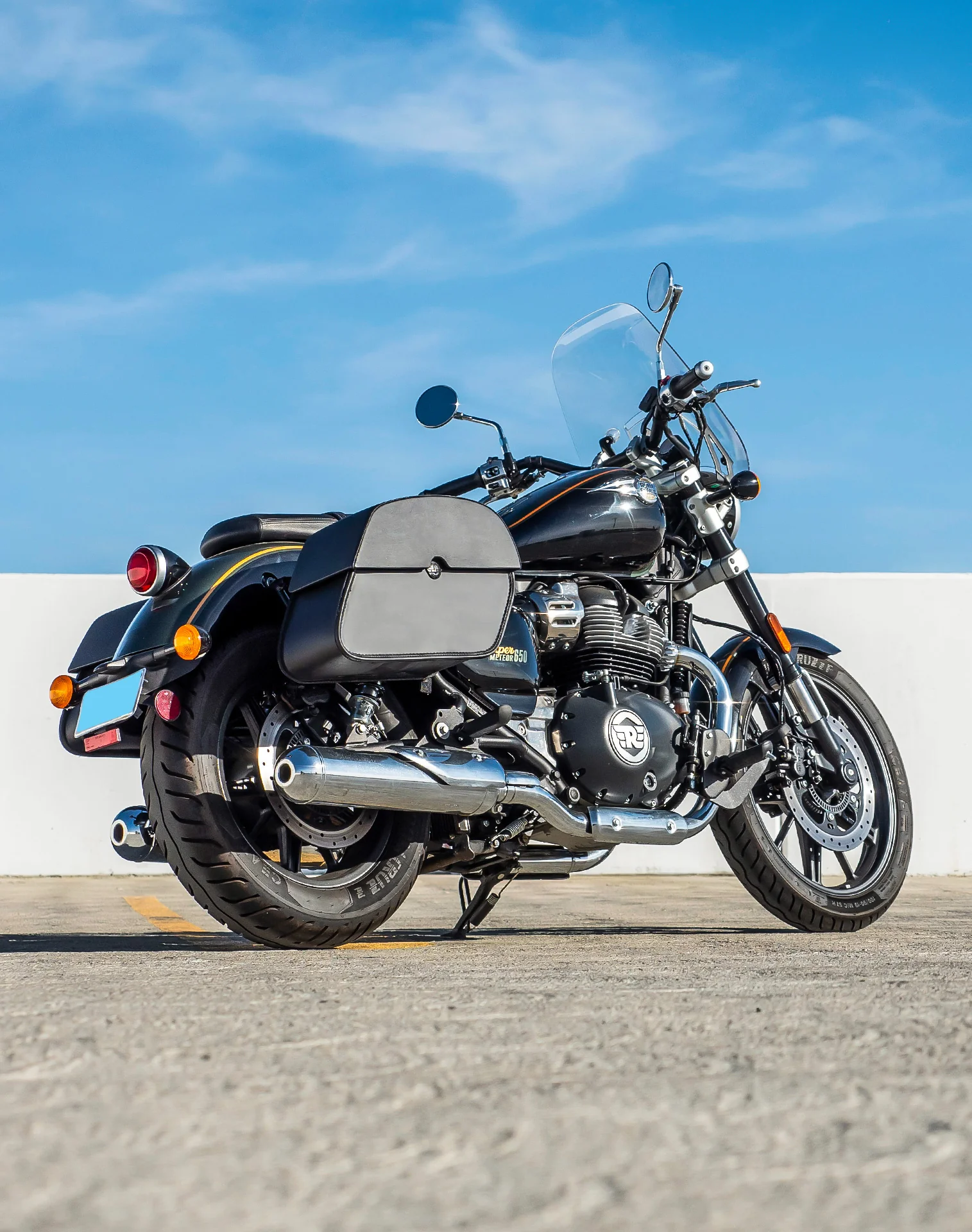 28L - Panzer Medium Quick Mount Royal Enfield Super Meteor 650 Motorcycle Saddlebags - Image 3