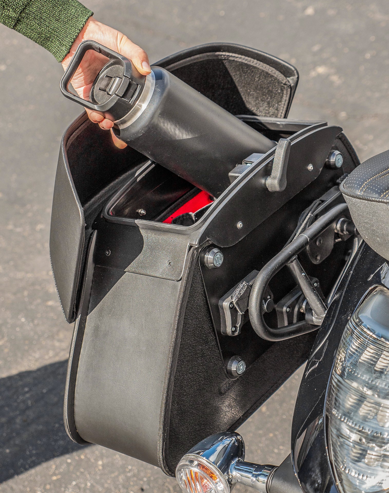 28L - Panzer Medium Quick Mount Suzuki Boulevard M109 VZR1800 Motorcycle Saddlebags - Image 6