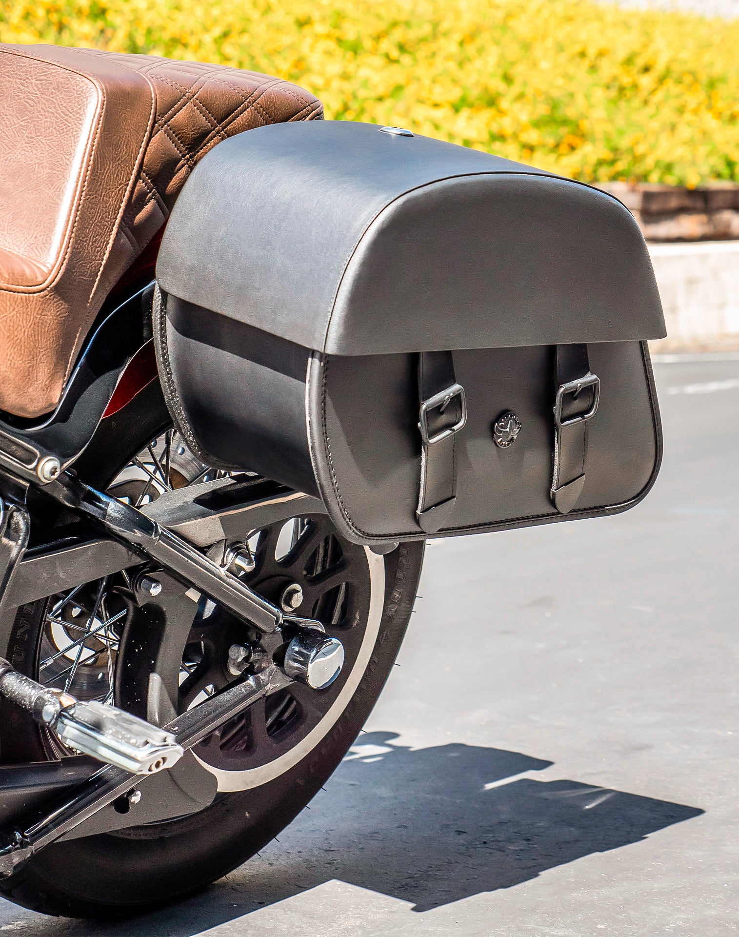 28L - Baelor Medium Hard Mount Saddlebags for Harley Softail Slim FLS - Image 4