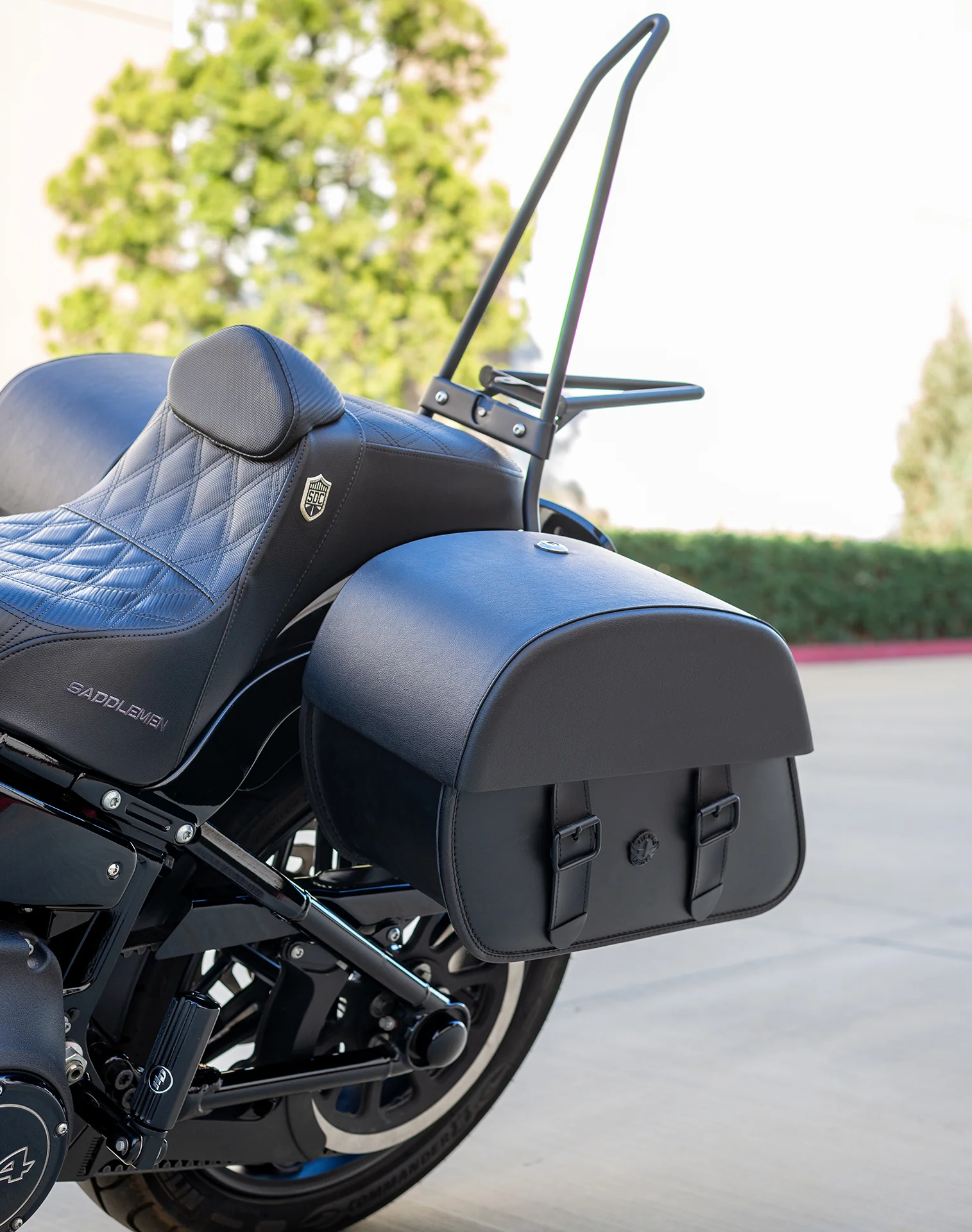 28L - Baelor Medium Hard Mount Saddlebags for Harley Softail Street Bob FXBB/S - Image 4