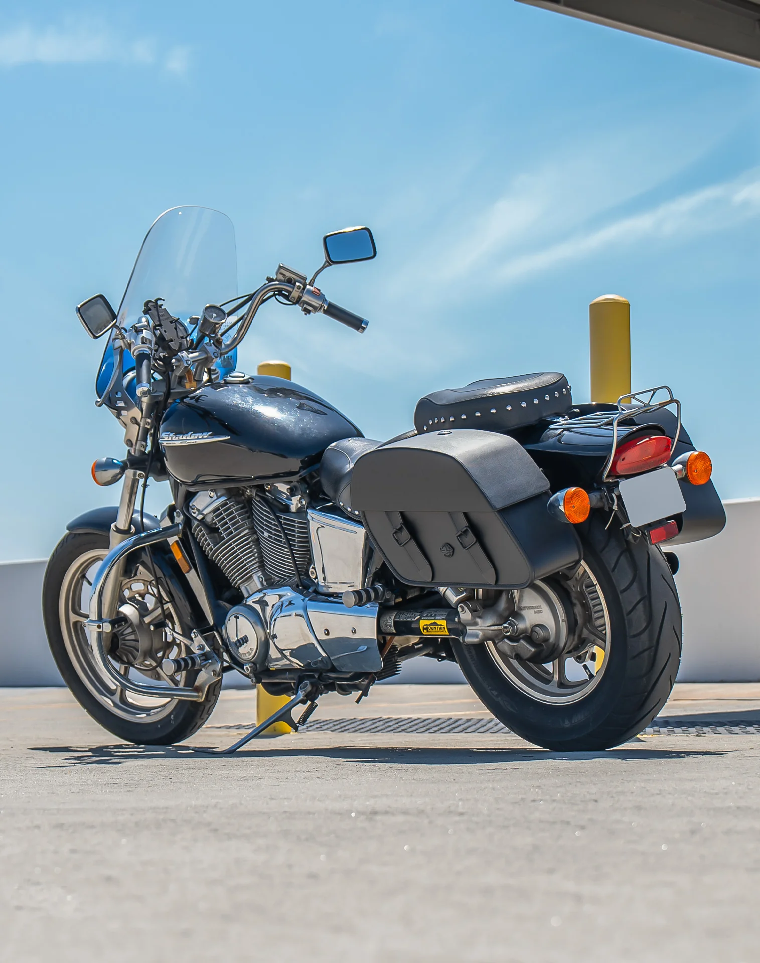 28L - Baelor Medium Hard Mount Honda Shadow 1100 Spirit Motorcycle Saddlebags - Image 3