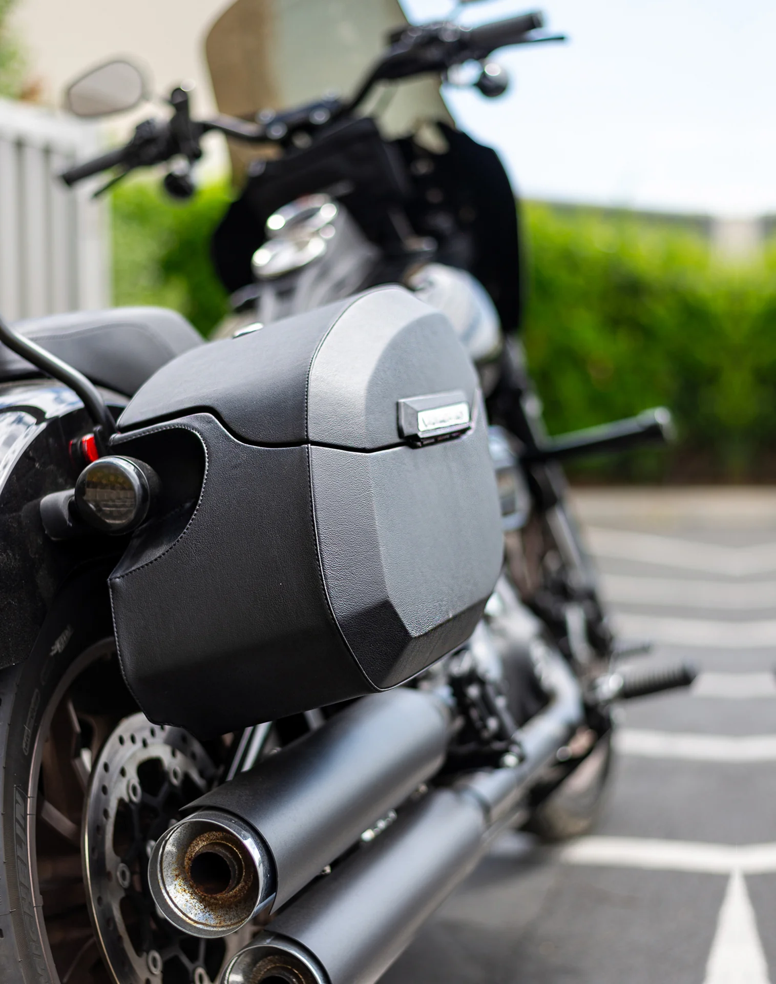 32L - Darkin Large Quick Mount Leather Wrapped Hard Saddlebags for Harley Softail Standard FXST - Image 4
