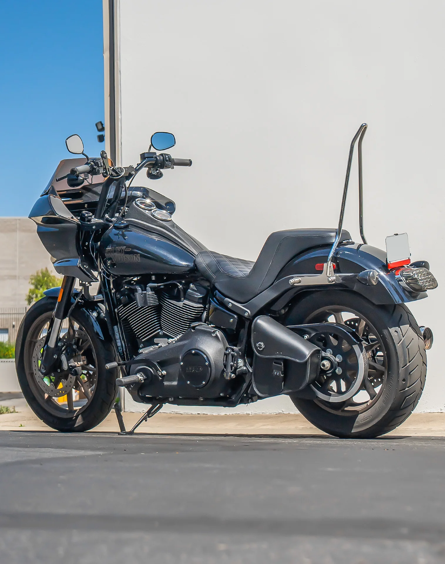 3L - Digilock Motorcycle Swingarm Bag for Harley Softail - Image 3