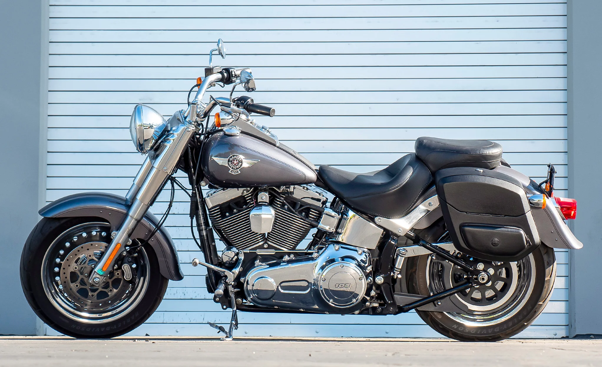 24L - Ironclad Quick-Mount Medium Leather Wrapped Hard Saddlebags for Harley Softail Fat Boy FLSTF/I - Image 2