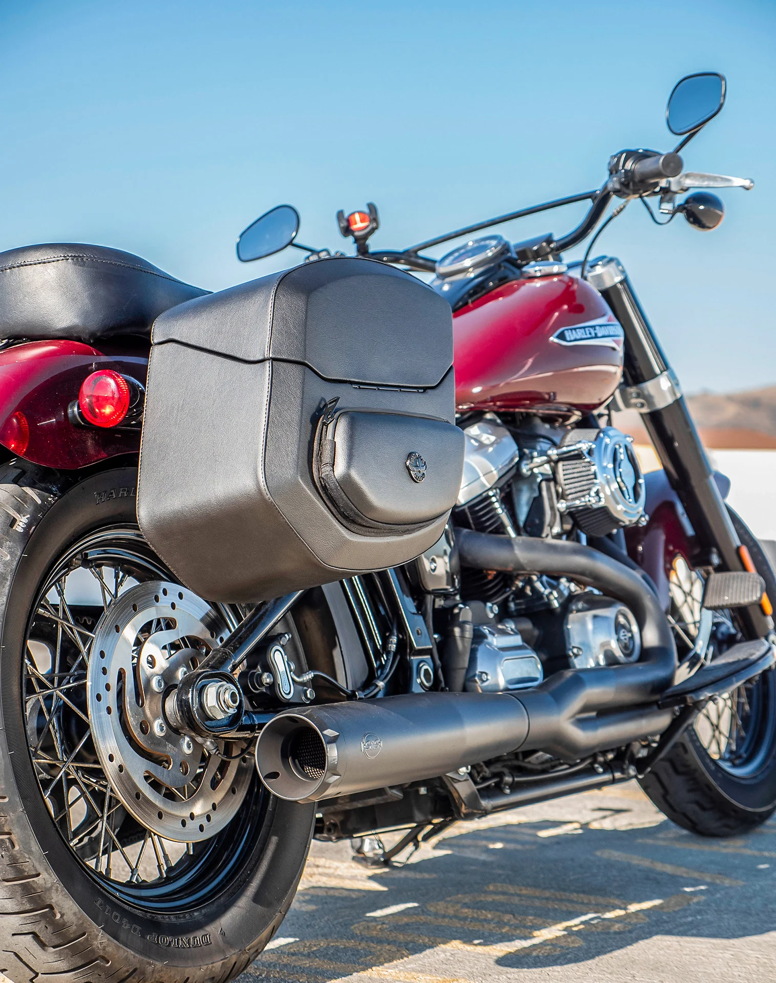 24L - Ironclad Quick-Mount Medium Harley Softail Slim FLSL Leather Wrapped Hard Saddlebags - Image 3