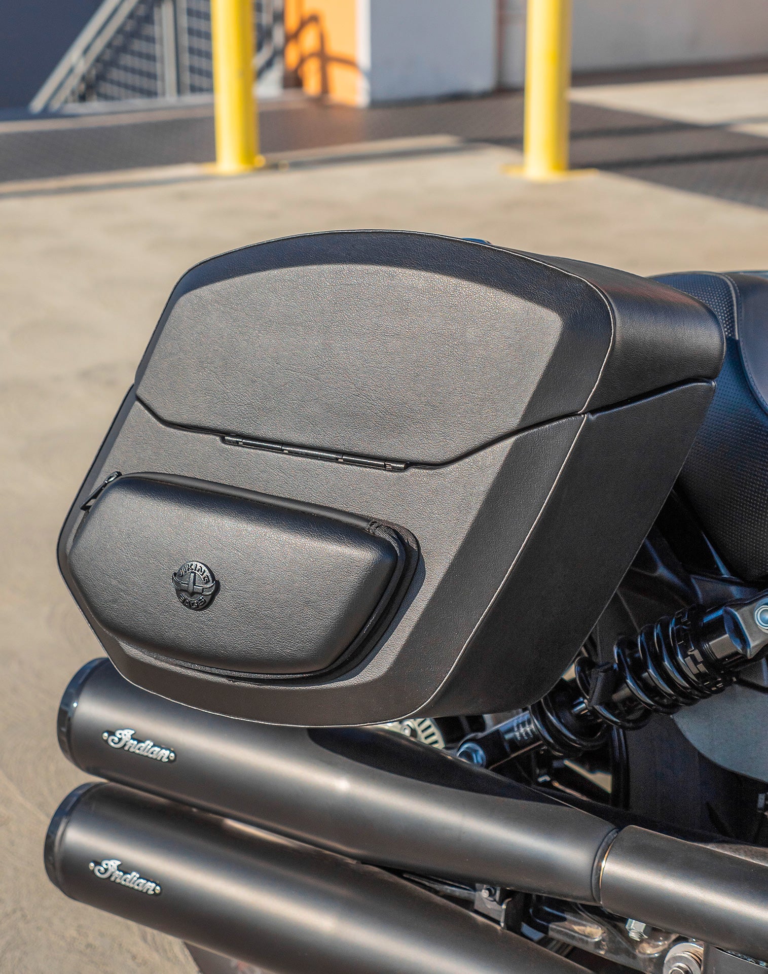 24L - Ironclad Quick-Mount Medium Indian Scout Bobber Twenty Leather Wrapped Hard Saddlebags - Image 5