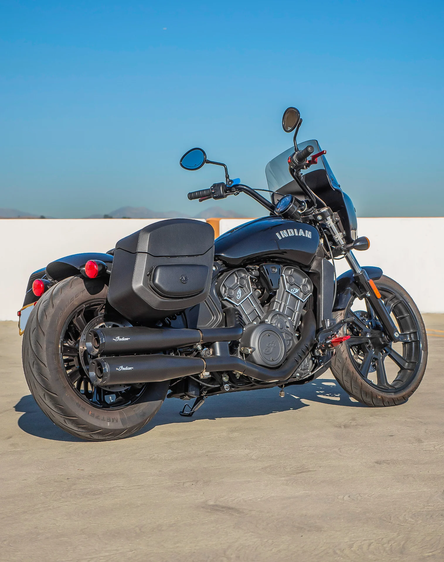 24L - Ironclad Quick-Mount Medium Indian Scout Rogue Leather Wrapped Hard Saddlebags - Image 3