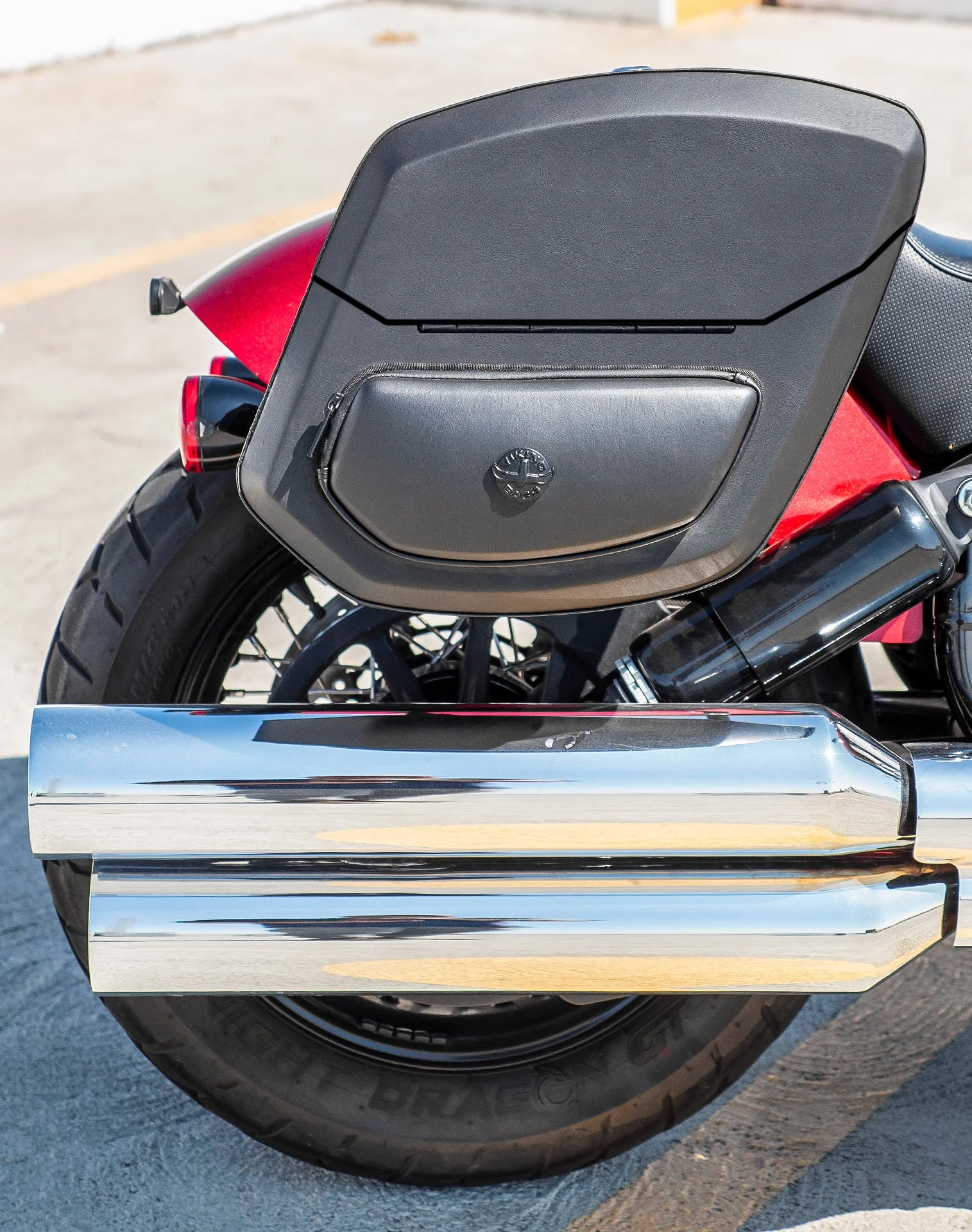 24L - Ironclad Quick-Mount Medium Indian Super Chief Leather Wrapped Hard Saddlebags - Image 5