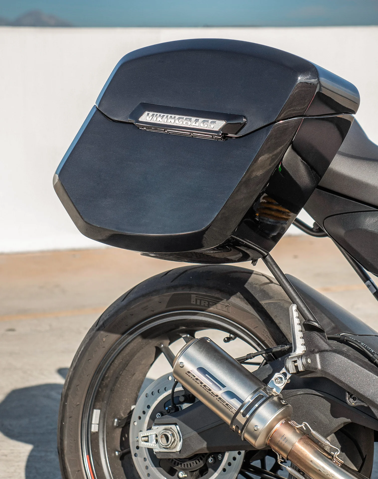 24L - Ironclad Quick-Mount Medium Ducati Monster 797 Painted Hard Saddlebags - Image 4