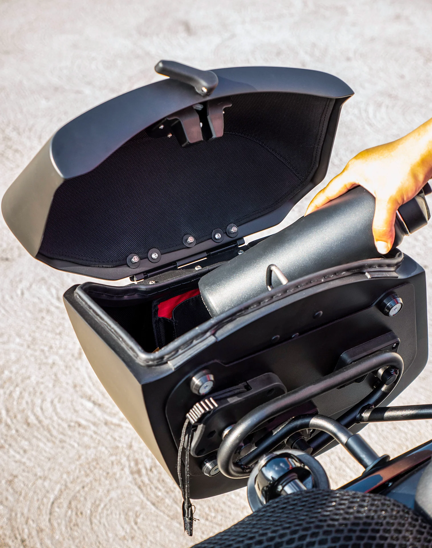 24L - Ironclad Quick-Mount Medium Harley Sportster Nightster RH975/S Matte Hard Saddlebags - Image 6