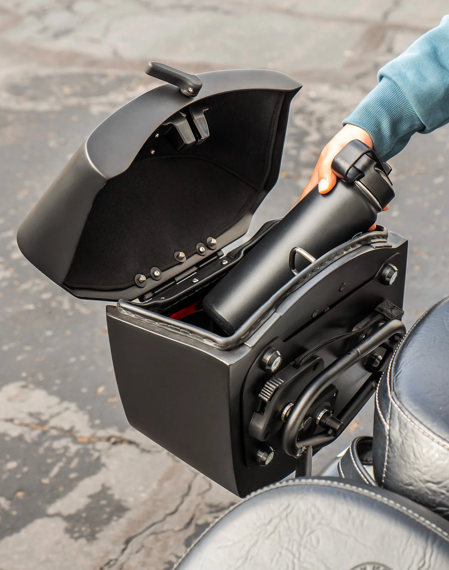 24L - Ironclad Quick-Mount Medium Indian Scout Sixty Matte Hard Saddlebags - Image 6