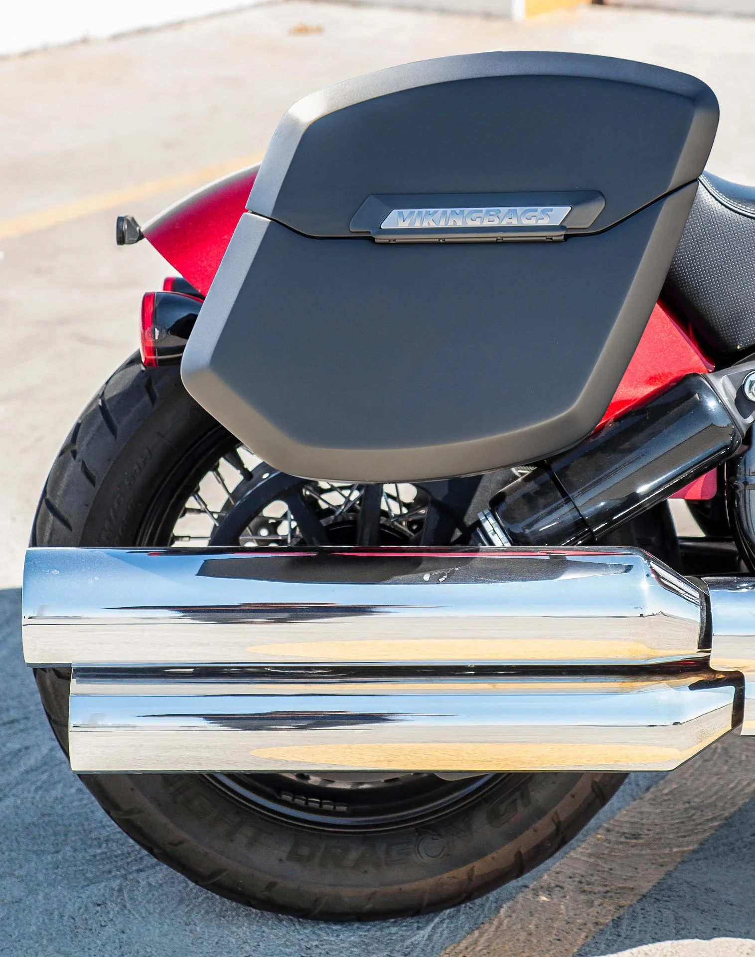24L - Ironclad Quick-Mount Medium Indian Super Chief Limited Matte Hard Saddlebags - Image 4