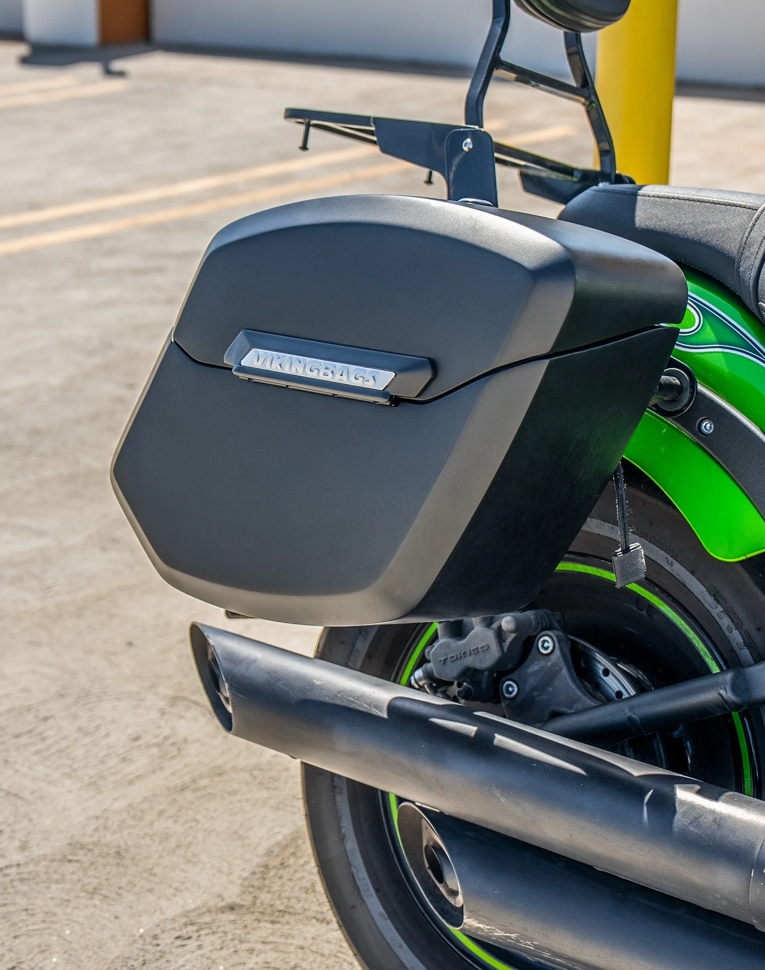24L - Ironclad Quick-Mount Medium Kawasaki Vulcan 900 Custom Matte Hard Saddlebags - Image 5
