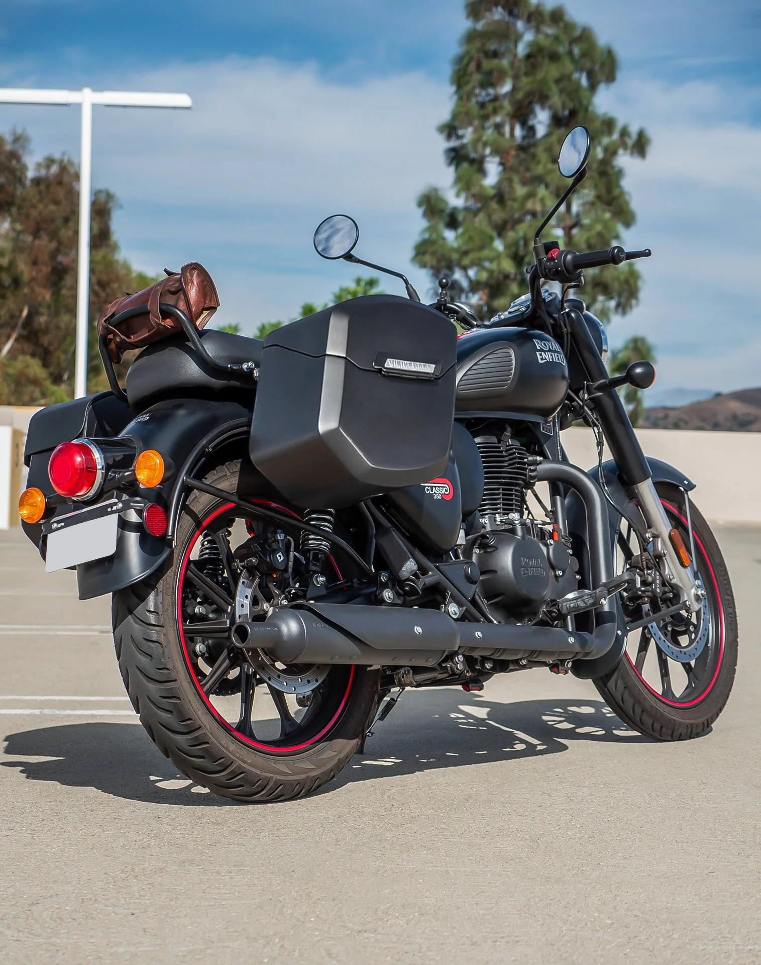 24L - Ironclad Quick-Mount Medium Royal Enfield Classic 350 Matte Hard Saddlebags - Image 3
