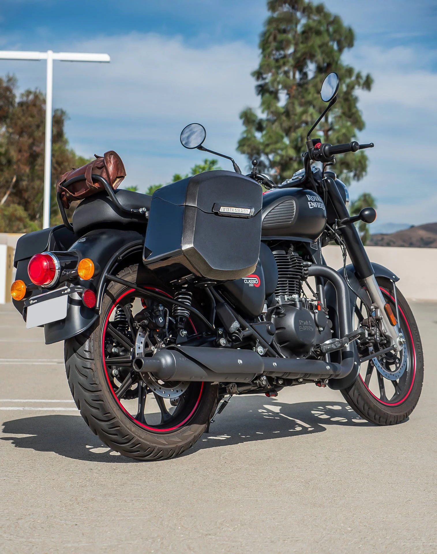 24L - Ironclad Quick-Mount Medium Royal Enfield Classic 350 Painted Hard Saddlebags - Image 3