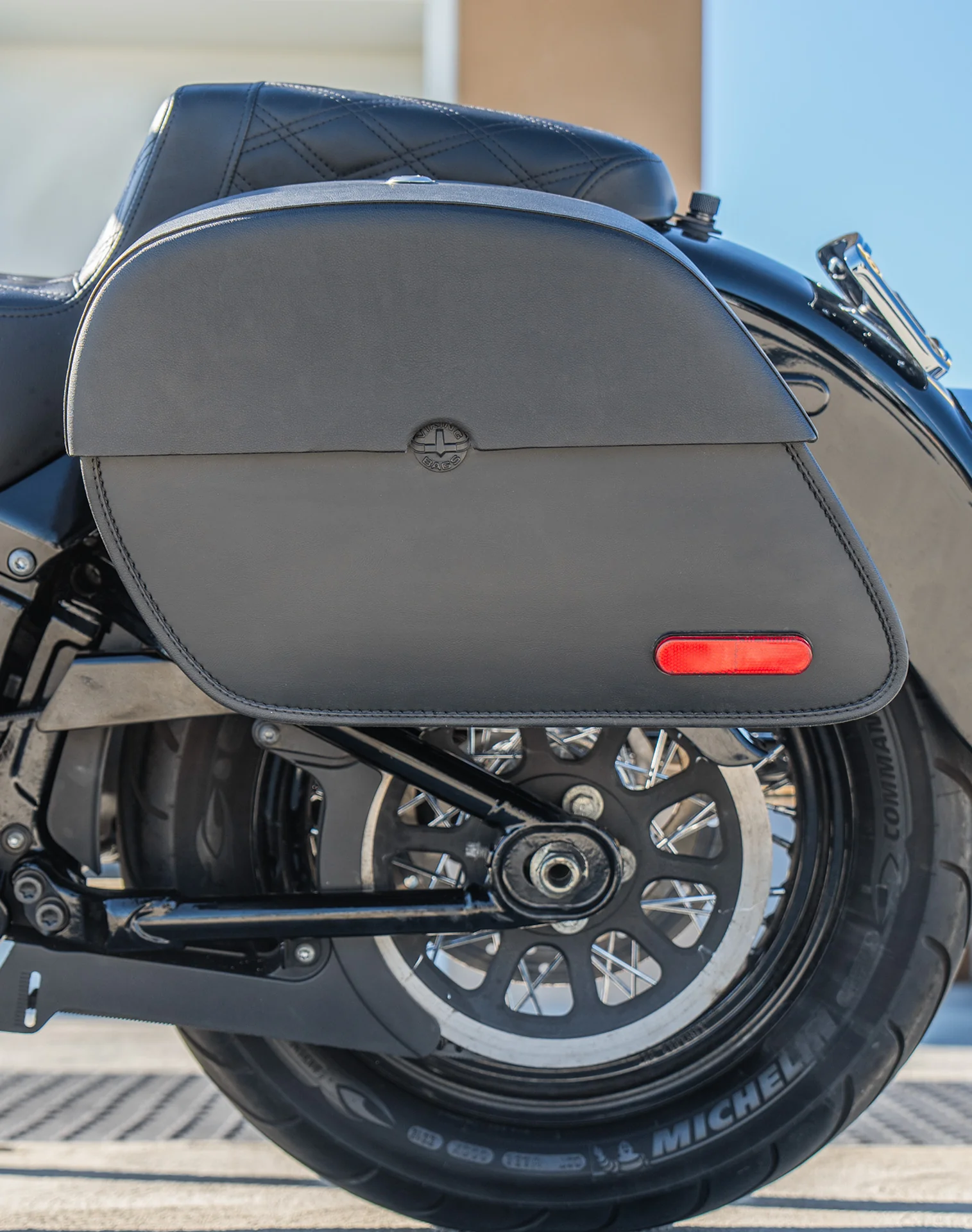 28L - Panzer Medium Hard Mount Saddlebags for Harley Softail Heritage FLHC/S - Image 4